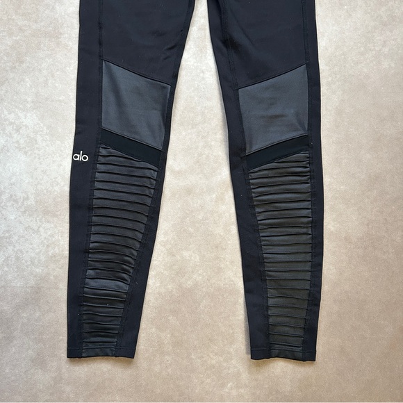 Alo Yoga Black Moto Leggings Athleisure Athletic Casual Edgy Medium M - Picture 5 of 6